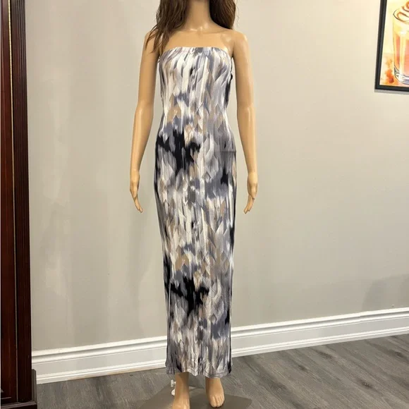 Strapless Patterned Maxi Dress - Picture 2 of 3